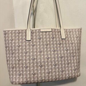 TORY BURCH Small Ever-Ready Zip Tote with Travel Pouch in New Ivory